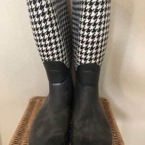 Houndstooth Rain Boots